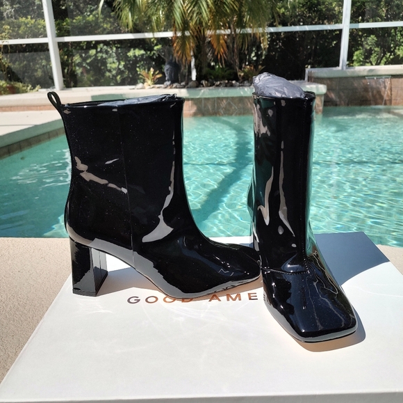 Good American Shoes - Good American square toe heeled ankle booties